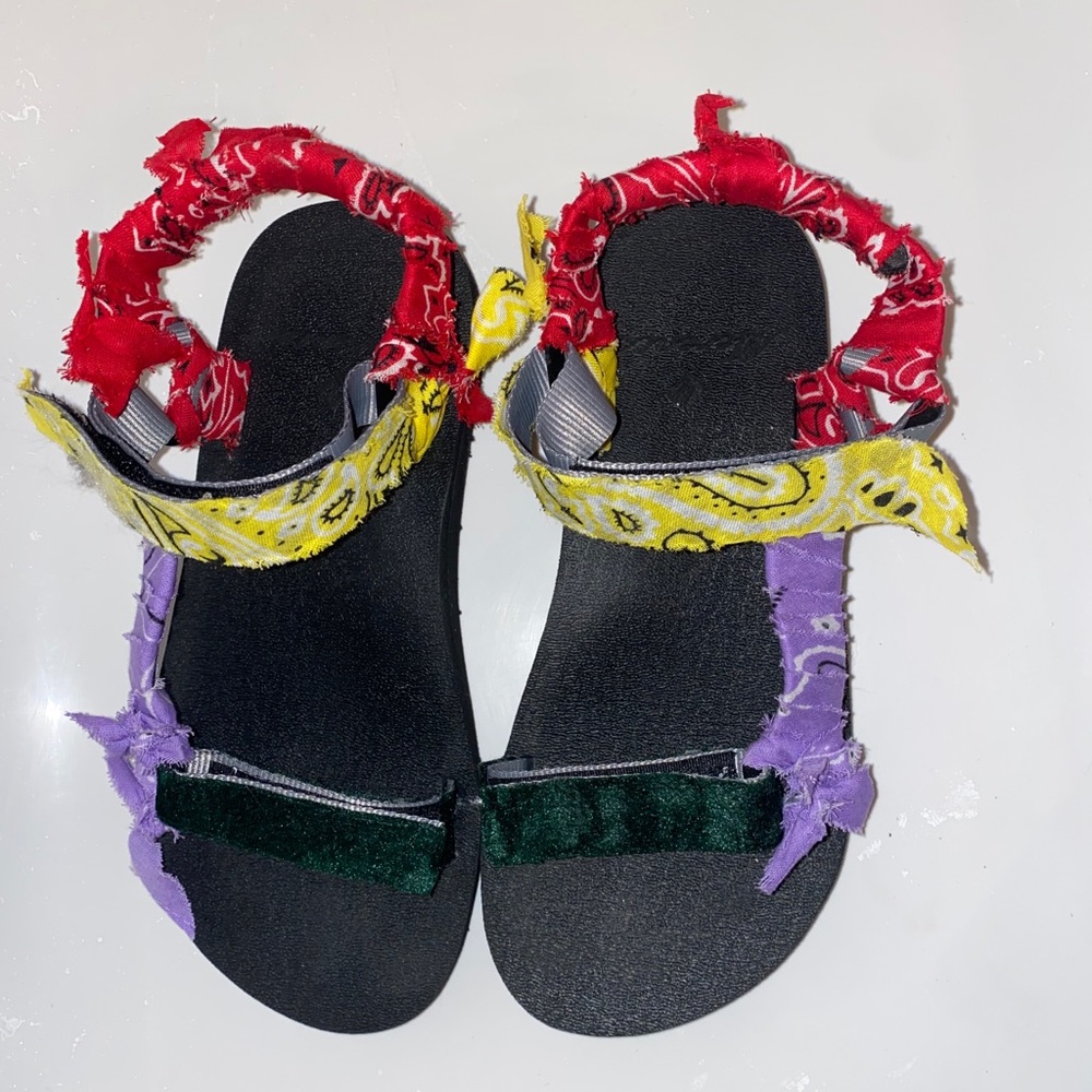 Sandals - Picture 2 of 5
